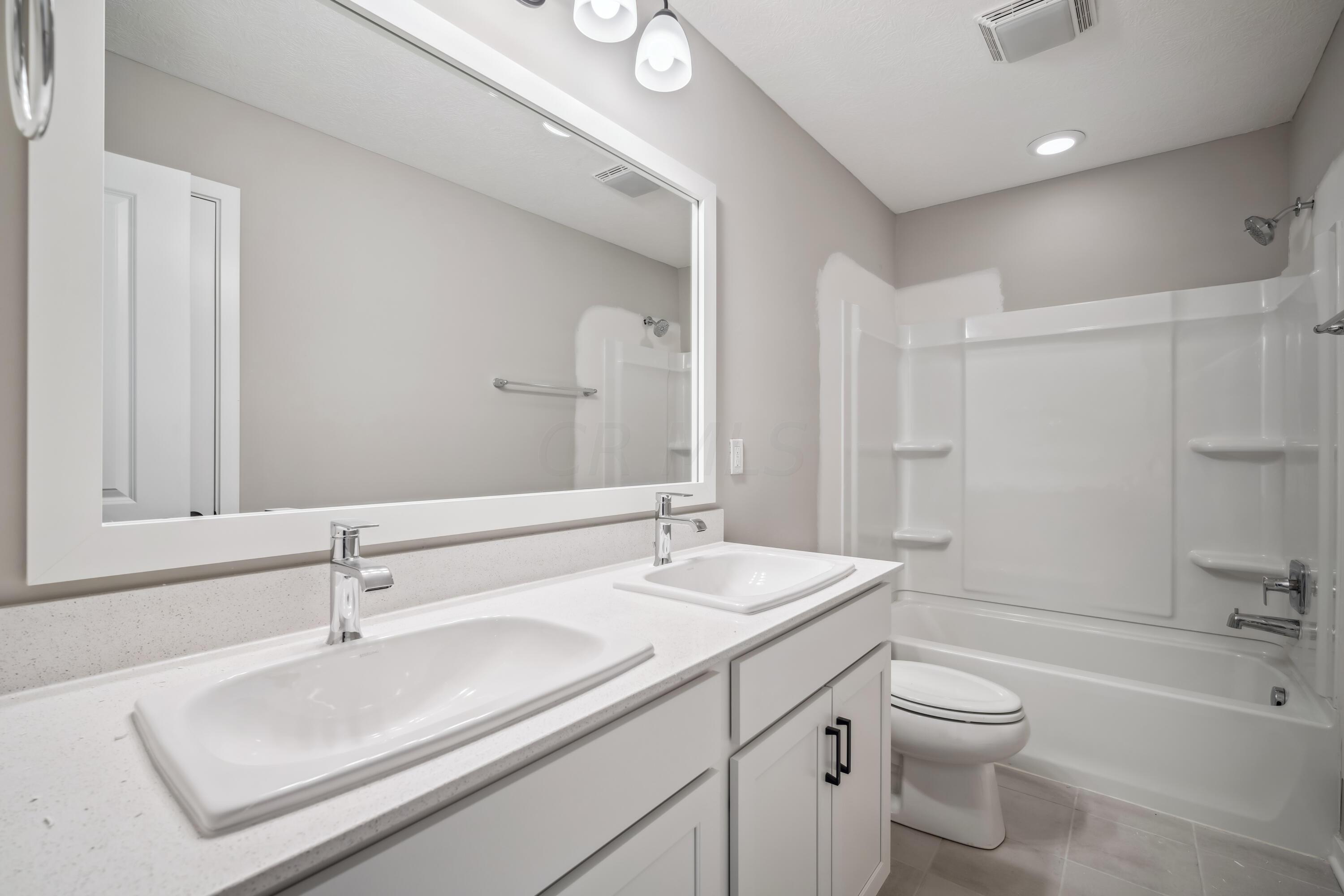 59 Chambers Bay Road Commercial Point, OH 43116 - Photo 31 of 42 Bathroom