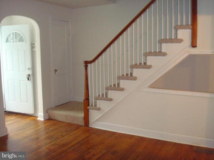1536 Roundhill Road Baltimore, MD 21218 - Photo 2 of 26 Entrance / Foyer