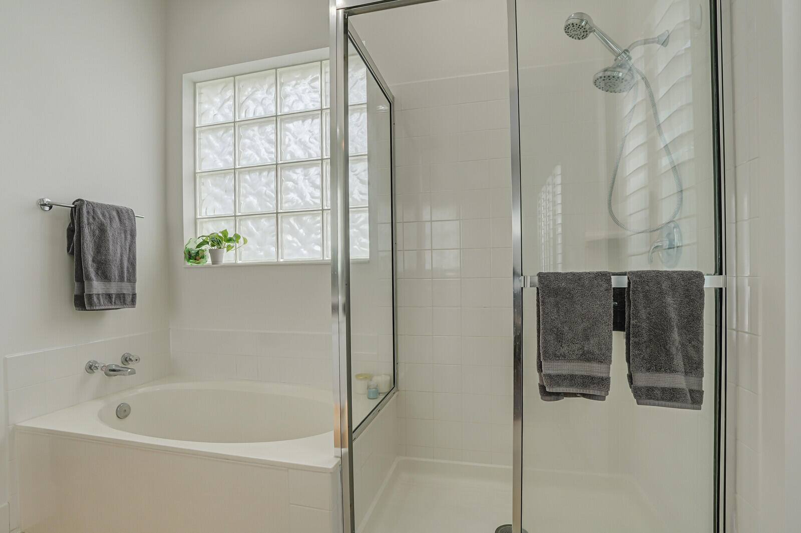 334 Caravelle Drive Jupiter, FL 33458 - Photo 25 of 52 40_Image_30_mls