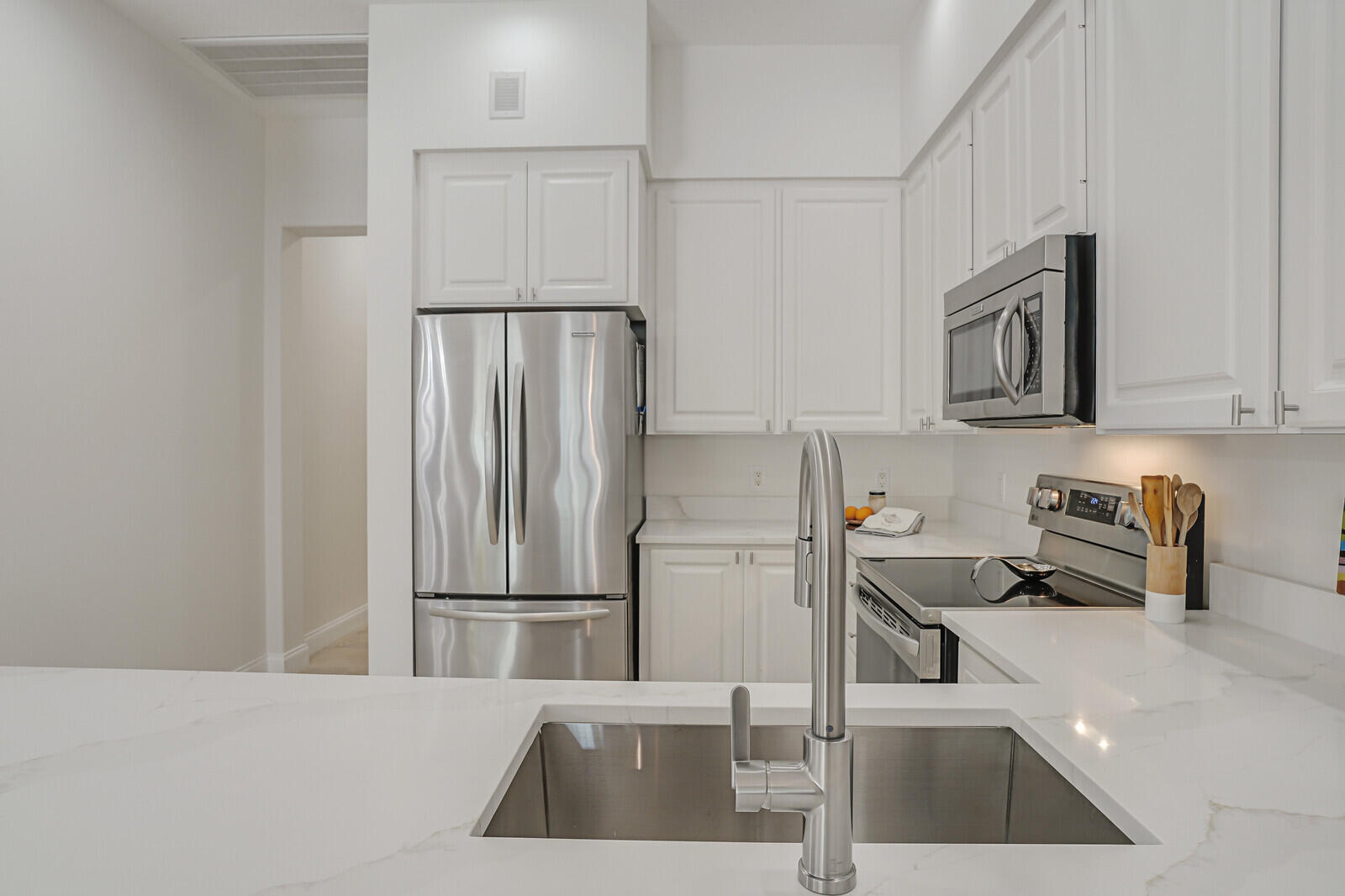 334 Caravelle Drive Jupiter, FL 33458 - Photo 3 of 52 26_Image_16_mls