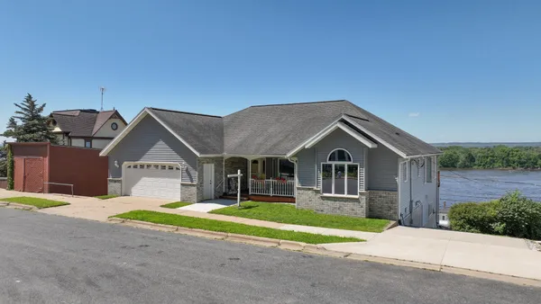 $324,900 | 106 South Second Street, Alma, WI 54610