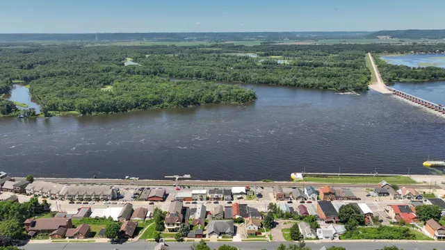 $339,900 | 106 South Second Street, Alma, WI 54610