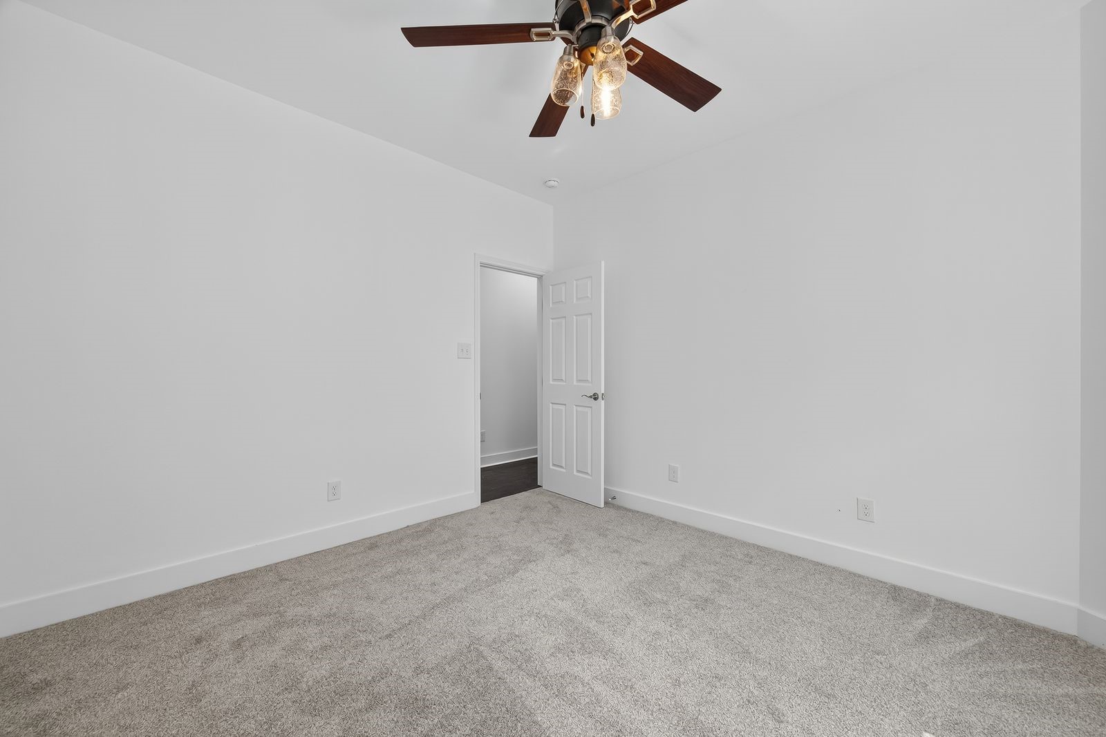 714 Zoe Street Houston, TX 77020 - Photo 32 of 34 a view of room