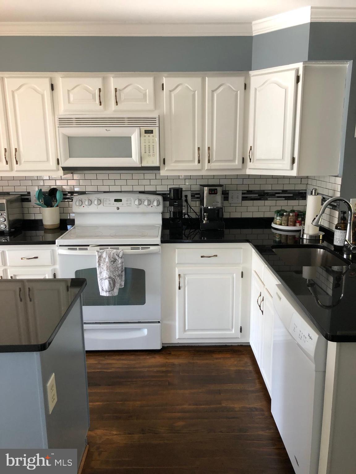 6665 Harbor Light Way New Market, MD 21774 - Photo 11 of 34 Kitchen with granite counters