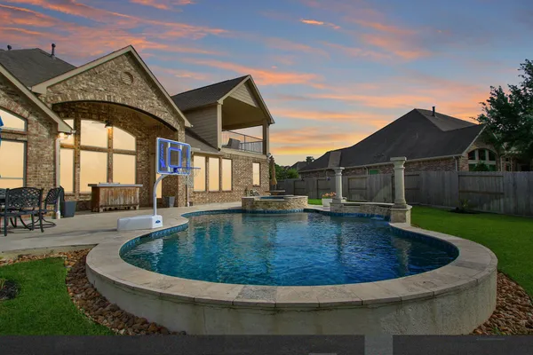 $675,000 | 2146 Graystone Hills Drive, Conroe, TX 77304