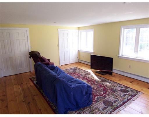 1537 North Road North Yarmouth, ME 04097 - Photo 24 of 25 Living Room. Apartment