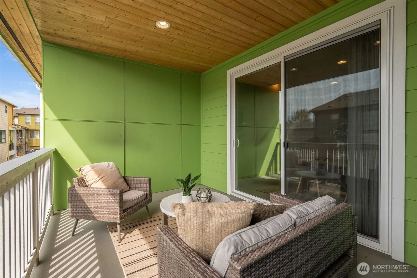9725 10th Place Southwest Seattle, WA 98106 - Photo 18 of 40