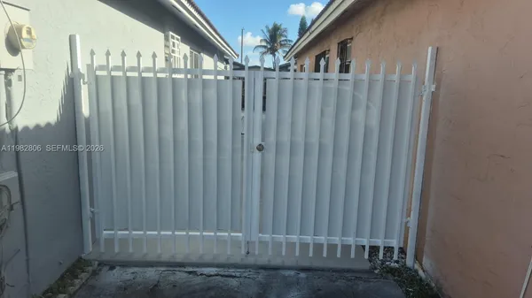 $2,300 | 3355 West 68th Street, Unit 119, Hialeah, FL 33018