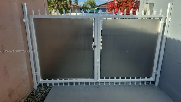 $2,300 | 3355 West 68th Street, Unit 119, Hialeah, FL 33018