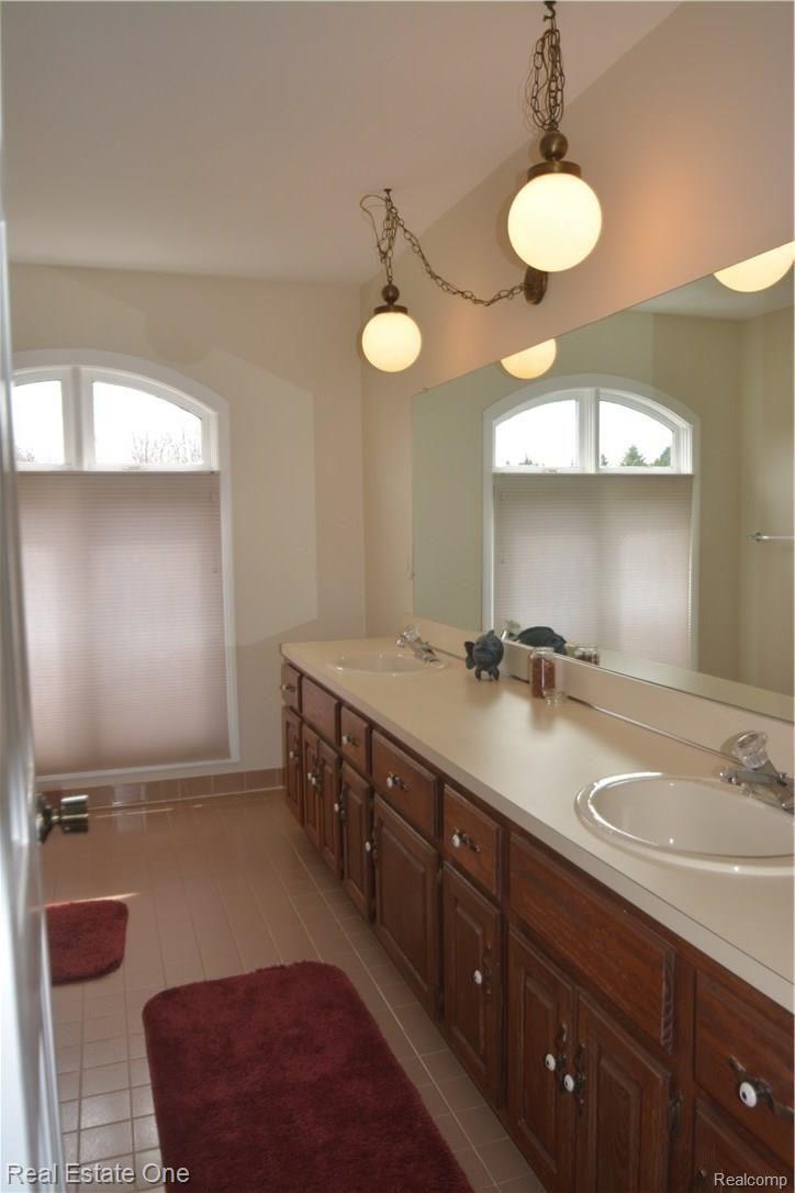 2629 Munster Road Rochester, MI 48309 - Photo 16 of 26 DSC_4549.JPG