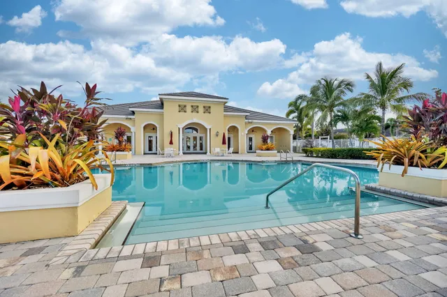 $479,000 | 6271 Northwest Regent Street, Port St. Lucie, FL 34983