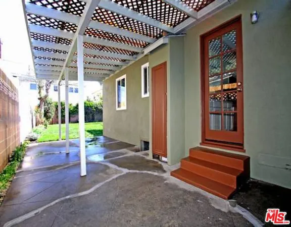 $5,495 | 3542 Greenwood Avenue, Los Angeles, CA 90066