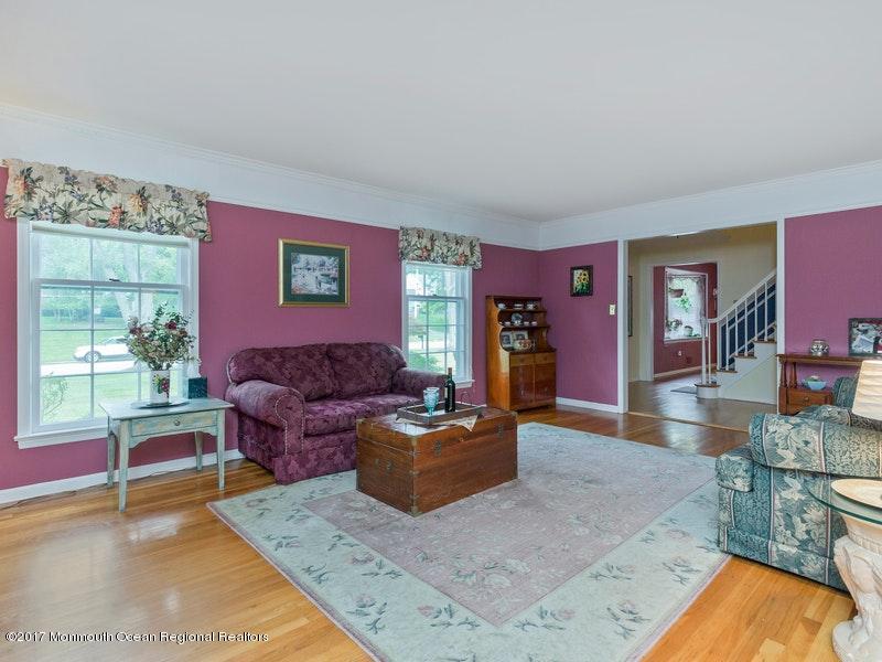 33 Ridge Road Colts Neck, NJ 07722 - Photo 2 of 32 004-250322-IMG_4929_5652604