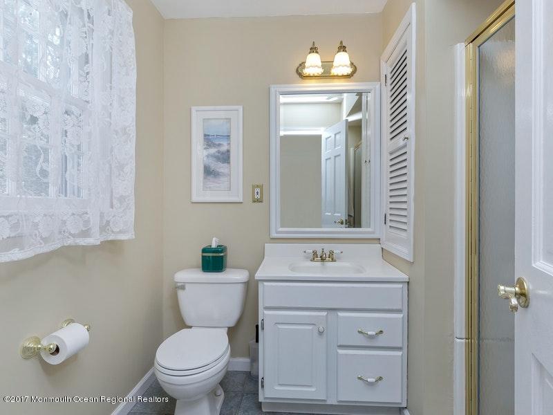 33 Ridge Road Colts Neck, NJ 07722 - Photo 19 of 32 019-250322-IMG_4974_5652649