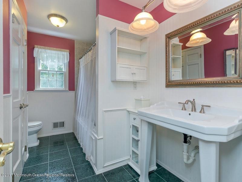 33 Ridge Road Colts Neck, NJ 07722 - Photo 22 of 32 022-250322-IMG_4965_5652637