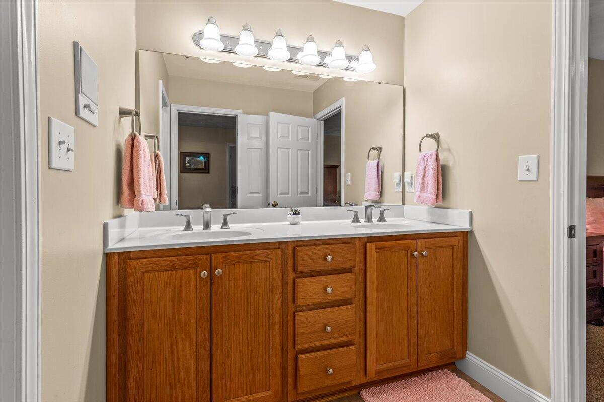 105 Sowder Farm Road Troutville, VA 24175 - Photo 32 of 57 Upstairs Full Bath