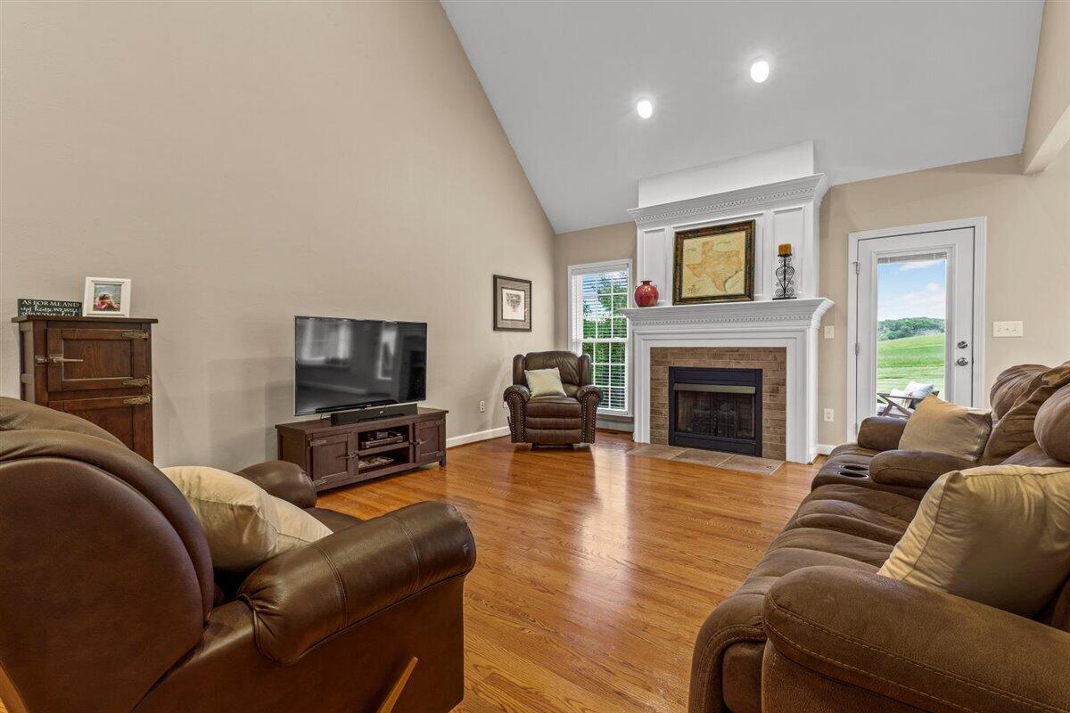 105 Sowder Farm Road Troutville, VA 24175 - Photo 10 of 57 Living