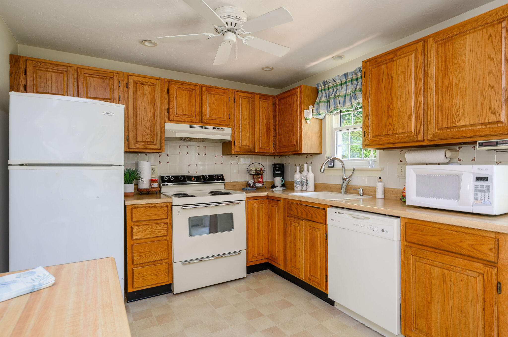 101 Oldham Road Osterville, MA 02655 - Photo 9 of 32 IMG_2521-Edit