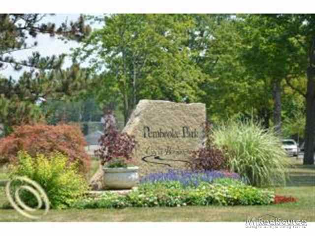 1943 Graefield Road Birmingham, MI 48009 - Photo 8 of 11 31154246-7.JPG