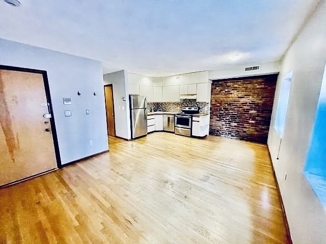 8 Wiget Street, Unit 2 Boston, MA 02113 - Photo 3 of 8