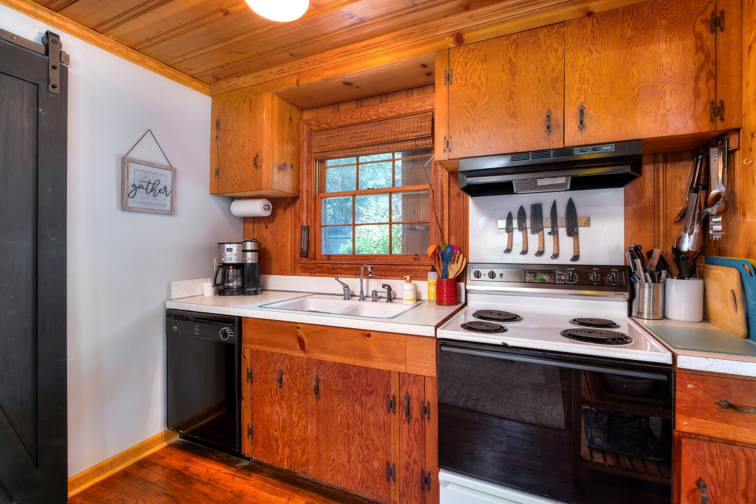 1519 Clubhouse Road Summerton, SC 29148 - Photo 13 of 69 54