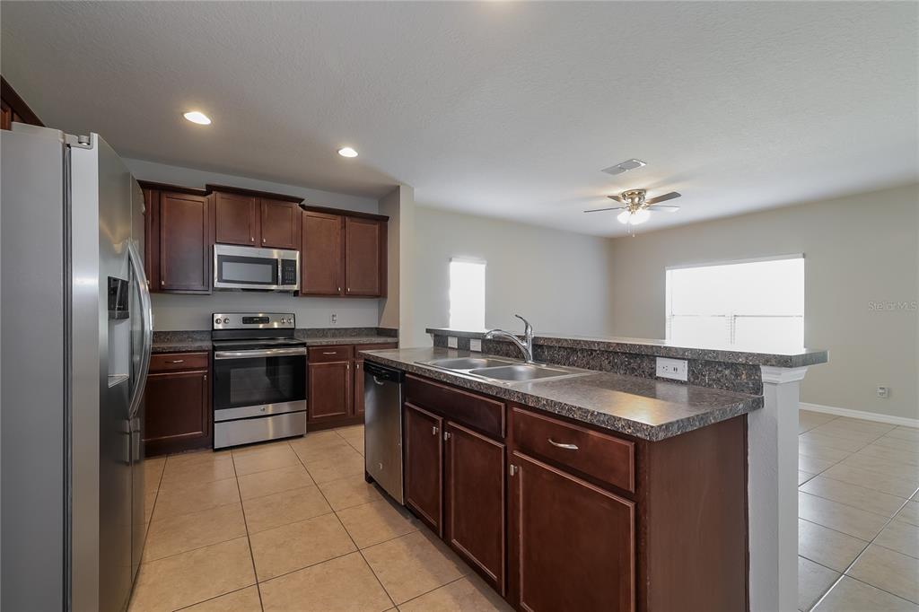 122 Vitoria Road Davenport, FL 33837 - Photo 5 of 15
