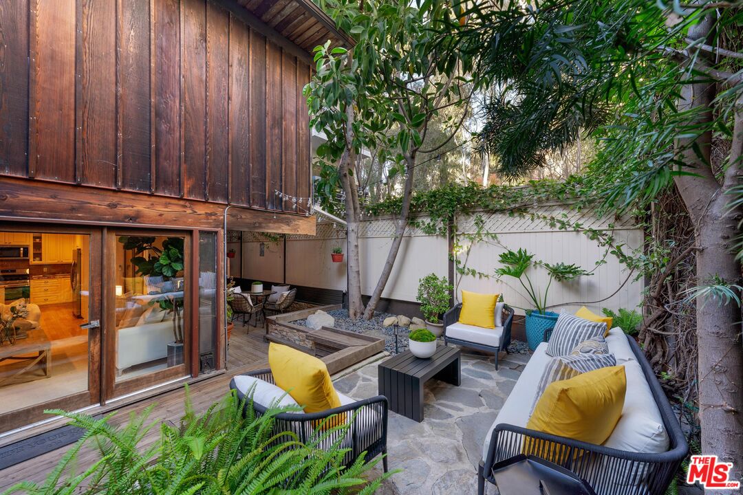 11612 Chenault Street, Unit 4 Los Angeles, CA 90049 - Photo 25 of 28