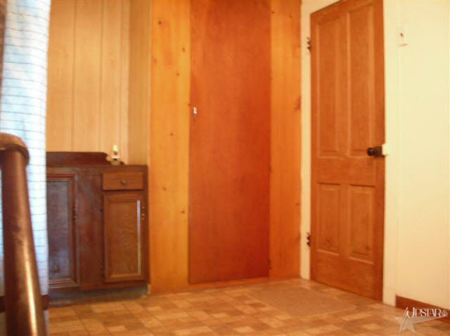 601 East Main Street Butler, IN 46721 - Photo 2 of 21