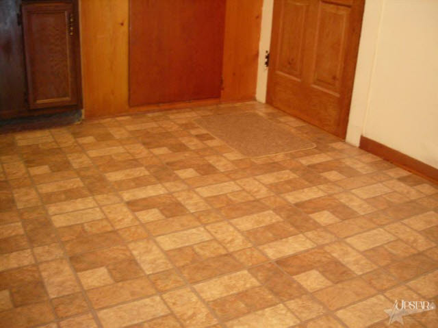 601 East Main Street Butler, IN 46721 - Photo 3 of 21