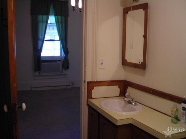 601 East Main Street Butler, IN 46721 - Photo 9 of 21