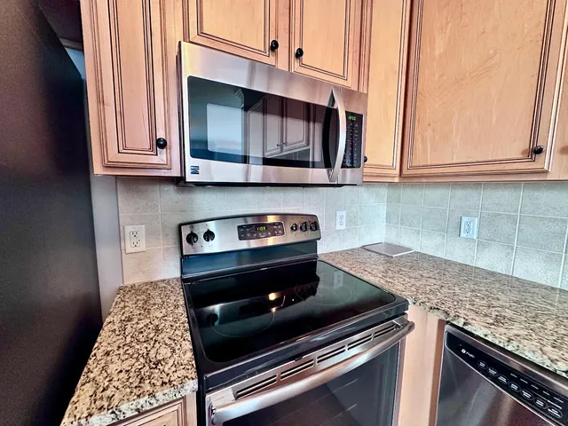 $315,000 | 2244 Ashley Crossing Drive, Unit 1131, Charleston, SC 29414