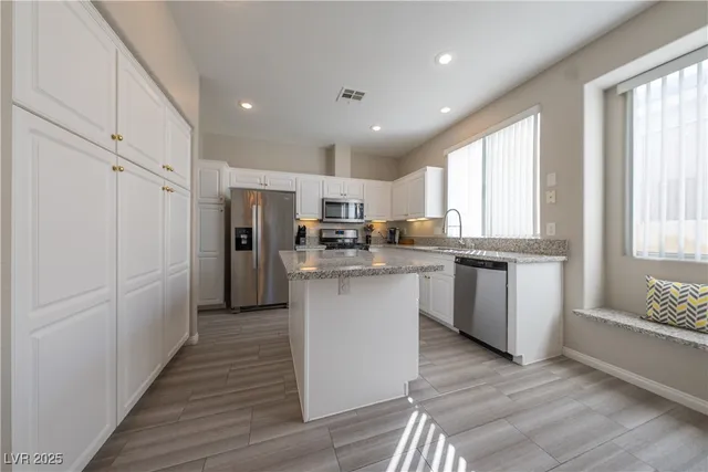 $2,956 | 8280 Crown Peak Avenue, Las Vegas, NV 89117