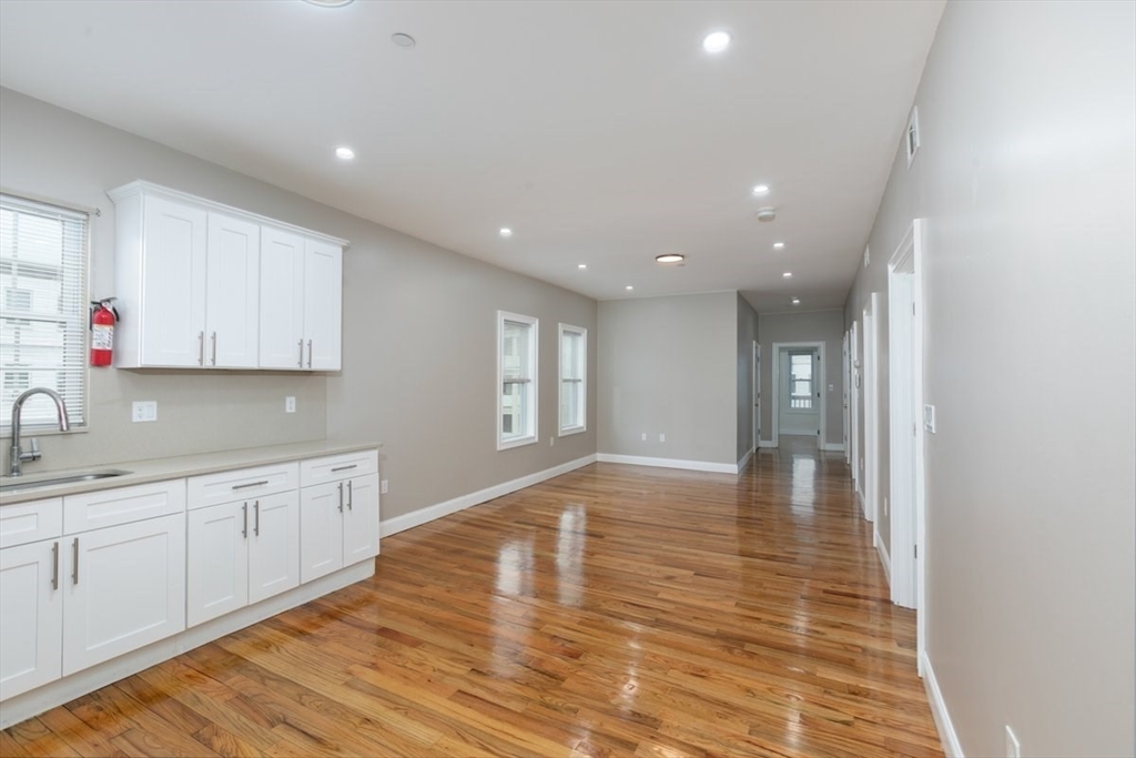 18 Baird Street, Unit 2 Boston, MA 02124 - Photo 4 of 21