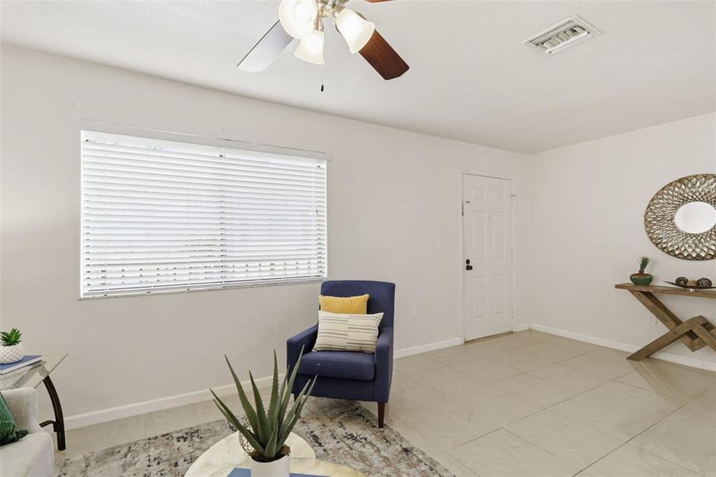 11808 Raintree Lake Lane, Unit C Tampa, FL 33617 - Photo 6 of 24