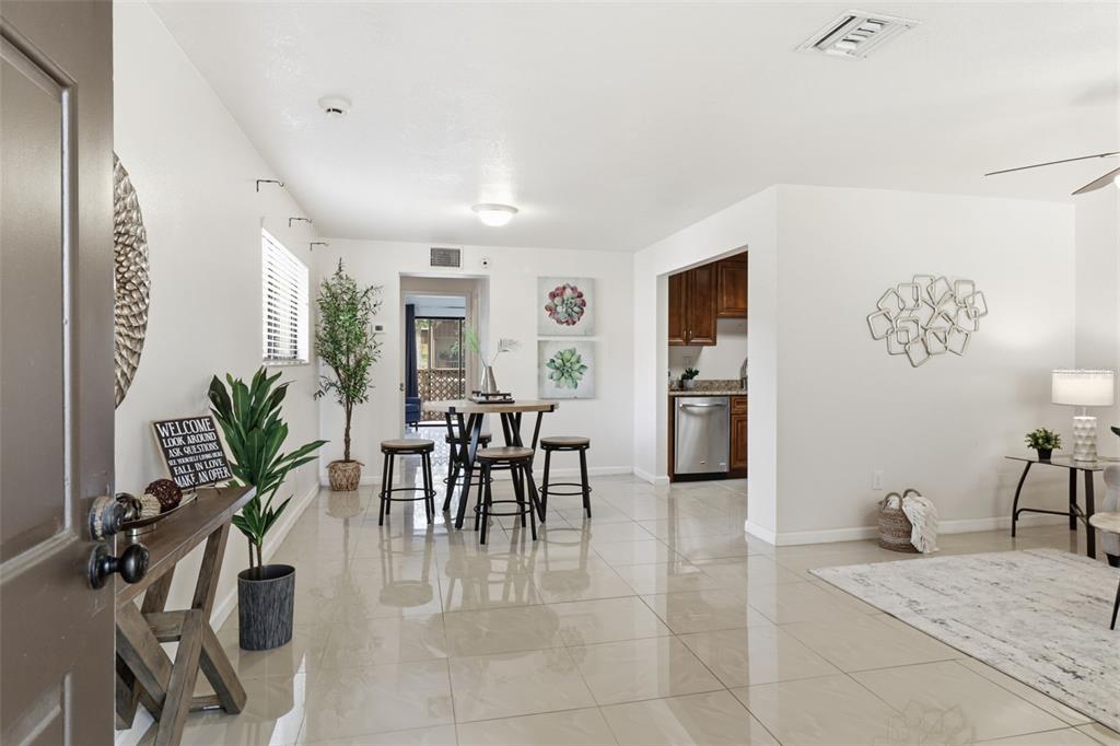 11808 Raintree Lake Lane, Unit C Tampa, FL 33617 - Photo 7 of 24