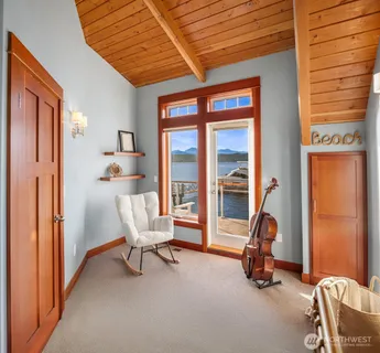 $3,000,000 | 7611 Highway 106, Union, WA 98592
