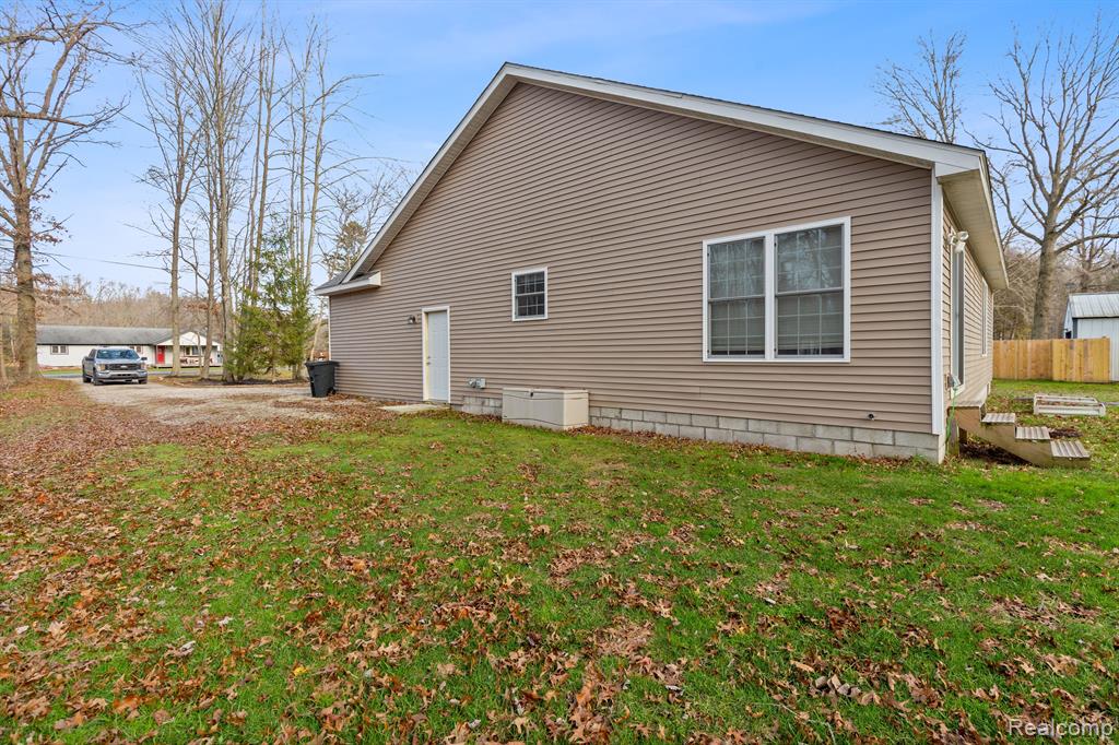 6119 Swartout Road Algonac, MI 48001 - Photo 26 of 29