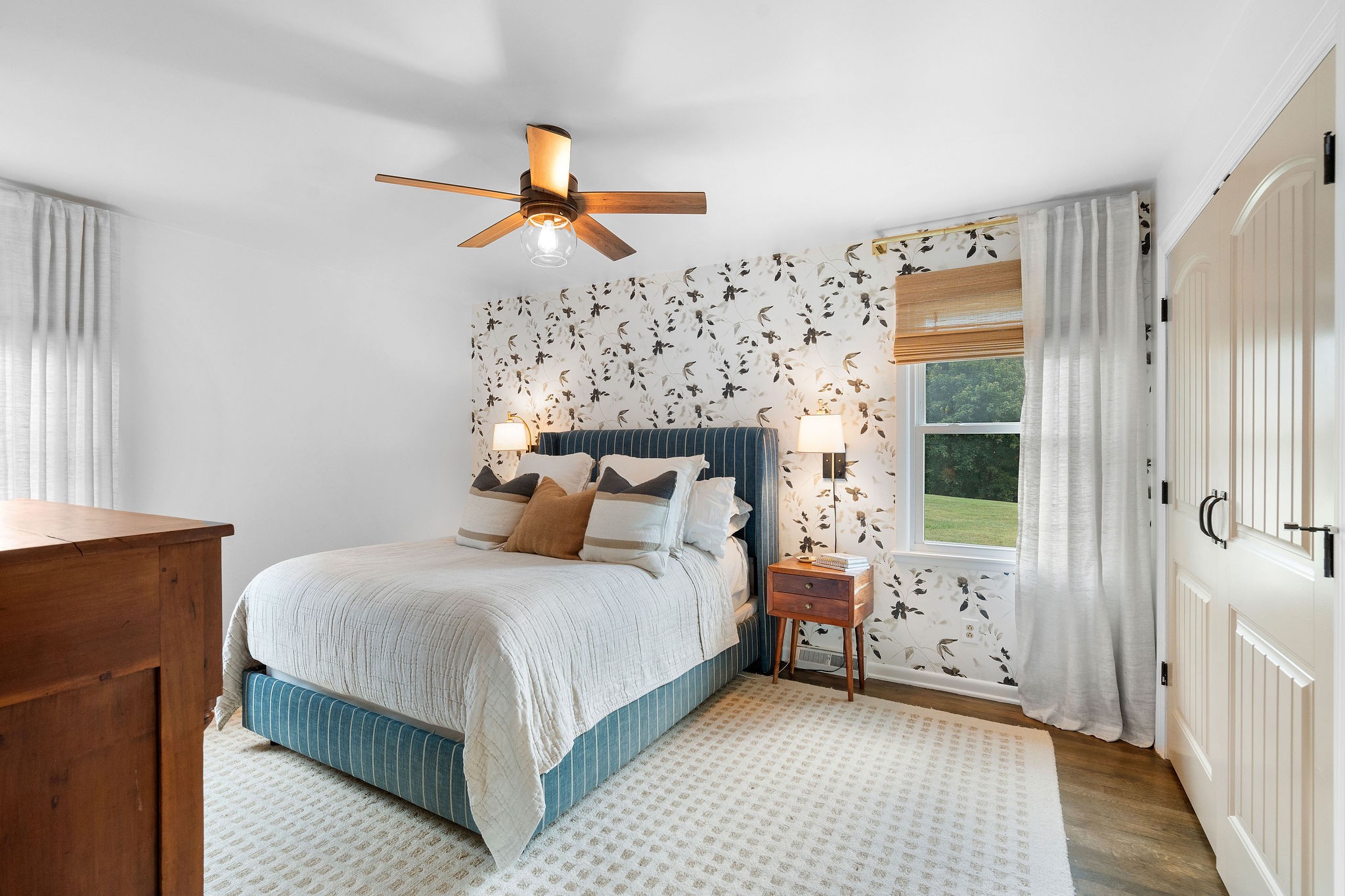 2337 Les Robinson Road Columbia, TN 38401 - Photo 24 of 35 a bedroom with a bed and a window