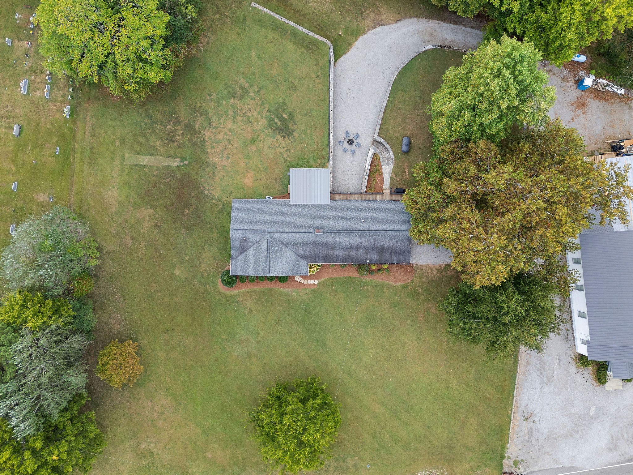 2337 Les Robinson Road Columbia, TN 38401 - Photo 35 of 35 a aerial view of a house with a yard