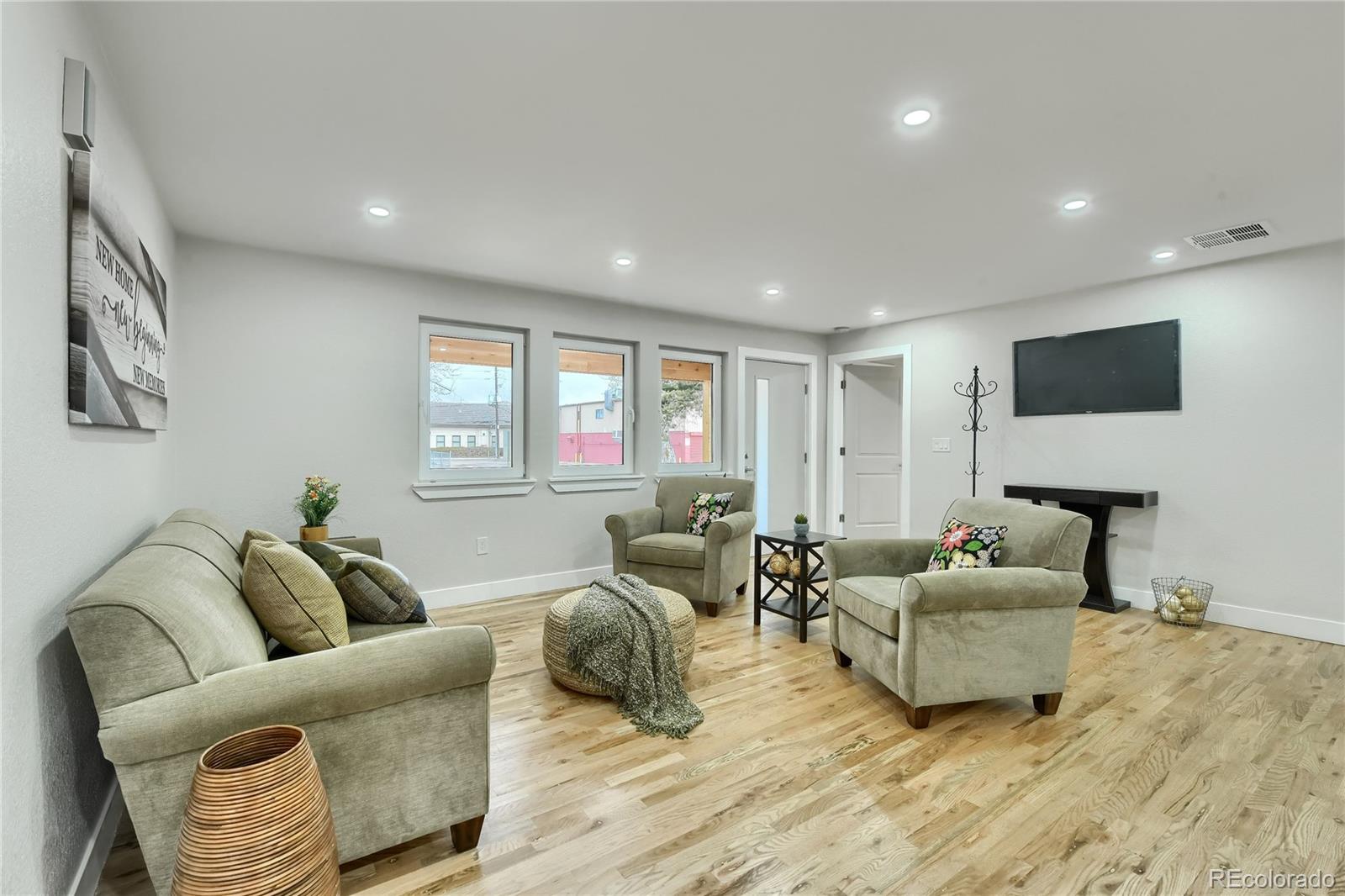 4382 Chase Street Denver, CO 80212 - Photo 4 of 39