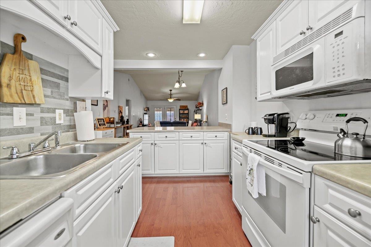 3040 Combray Circle Florence, SC 29501 - Photo 7 of 30 Gallery Image 7