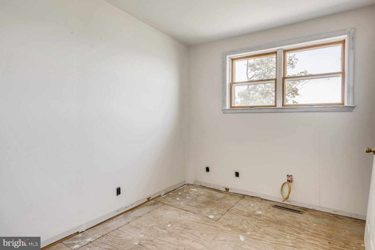 7813 SW Road Pasadena, MD 21122 - Photo 22 of 35 Gallery Image 22
