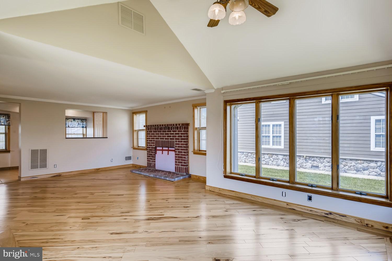 7813 SW Road Pasadena, MD 21122 - Photo 25 of 35 Gallery Image 25