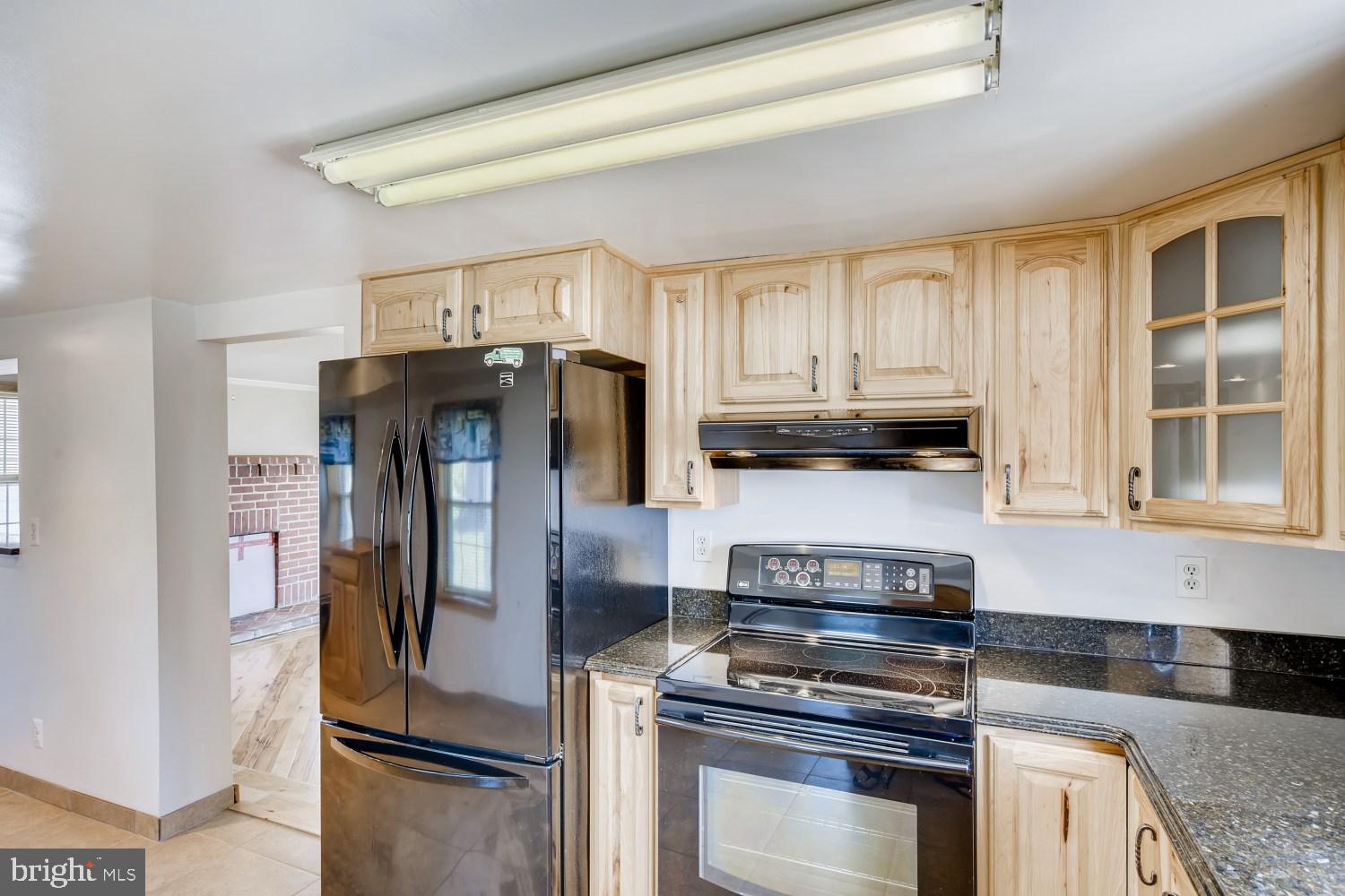 7813 SW Road Pasadena, MD 21122 - Photo 4 of 35 Gallery Image 4
