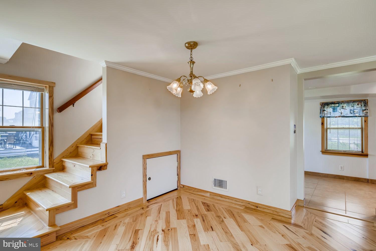 7813 SW Road Pasadena, MD 21122 - Photo 8 of 35 Gallery Image 8