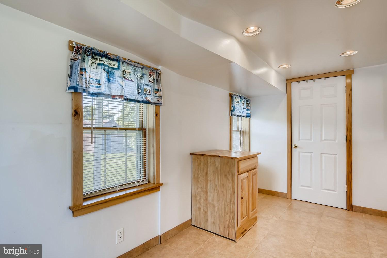 7813 SW Road Pasadena, MD 21122 - Photo 9 of 35 Gallery Image 9
