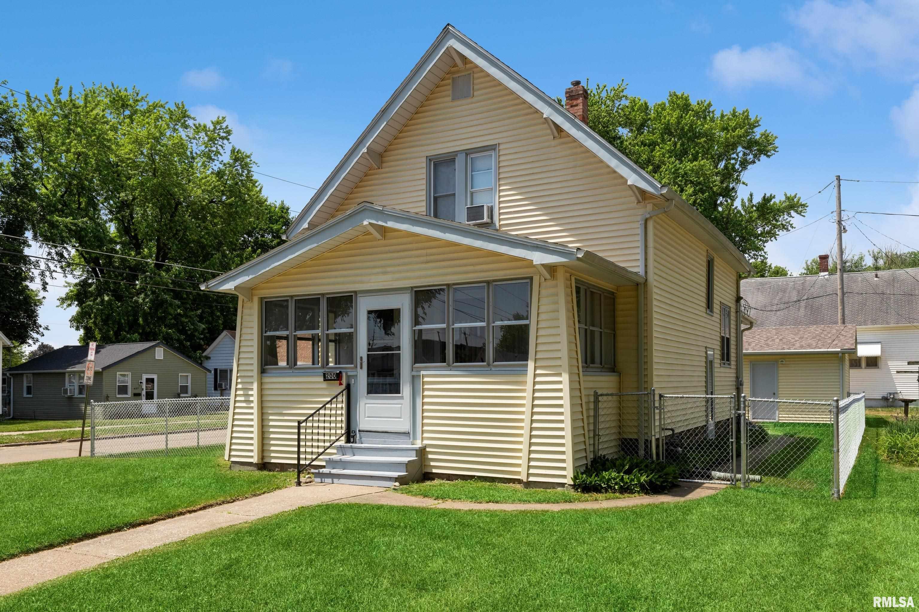 200 Adams Place Clinton, IA 52732 - Photo 1 of 22 Gallery Image 1