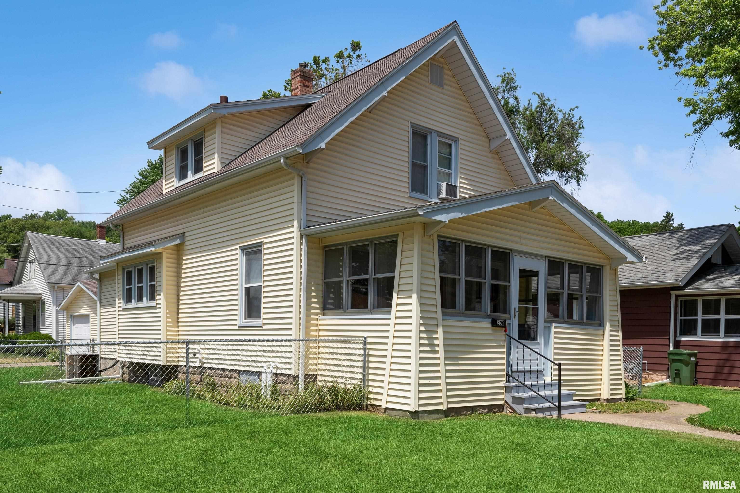 200 Adams Place Clinton, IA 52732 - Photo 2 of 22 Gallery Image 2