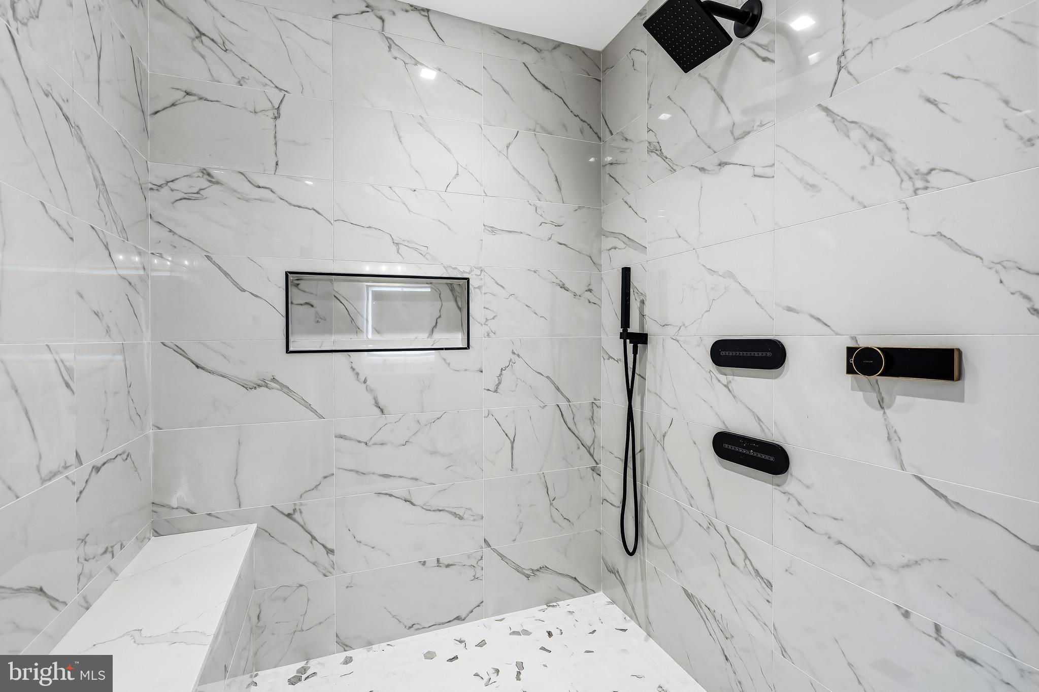 604 Tapawingo Road Southwest Vienna, VA 22180 - Photo 15 of 60