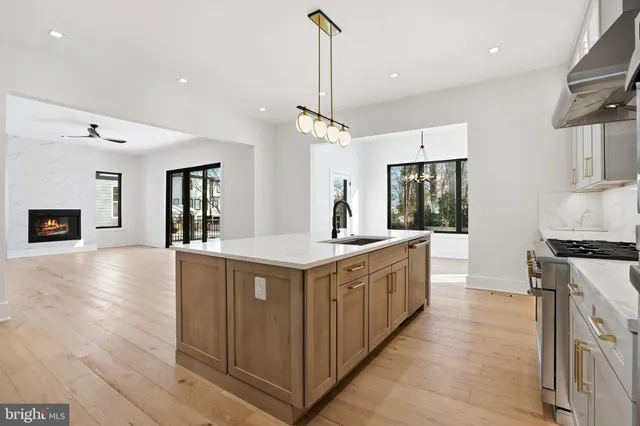 $2,295,000 | 604 Tapawingo Road Southwest, Vienna, VA 22180